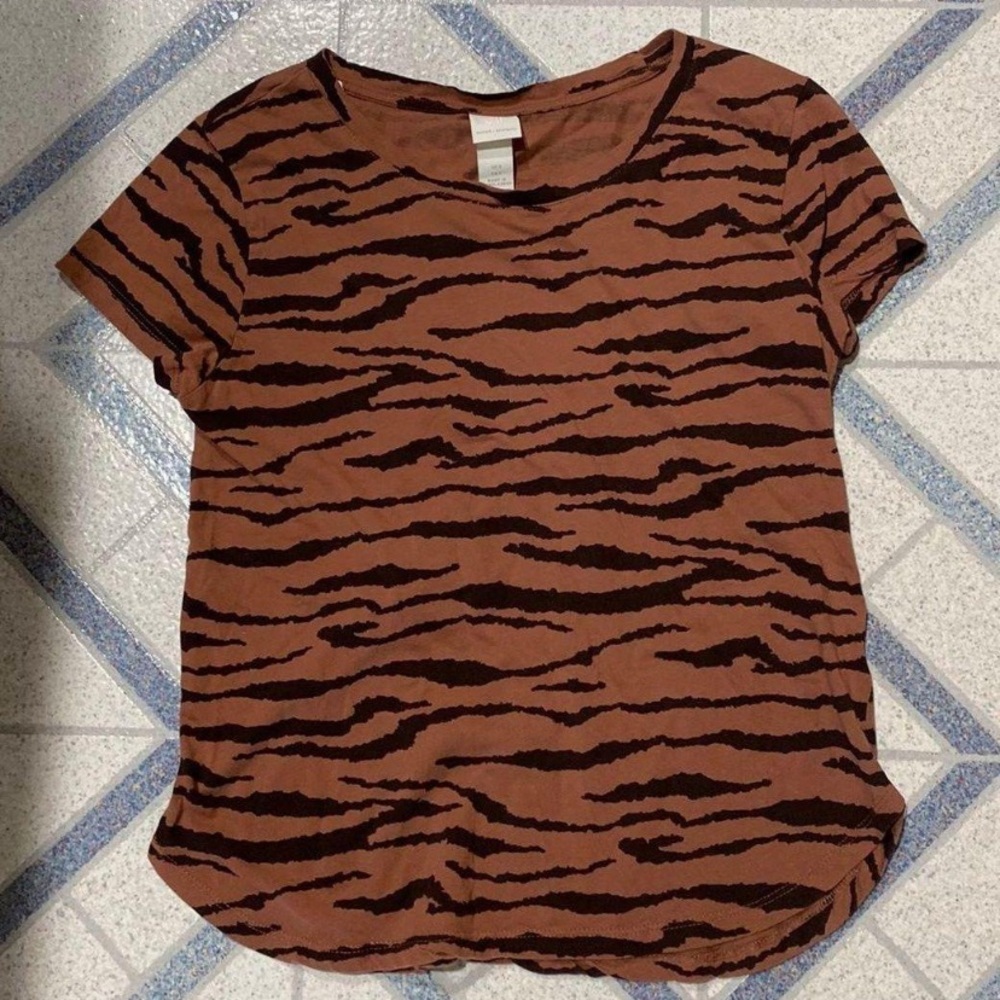 H&M Brown Short Sleeve Tiger Stripe Tee